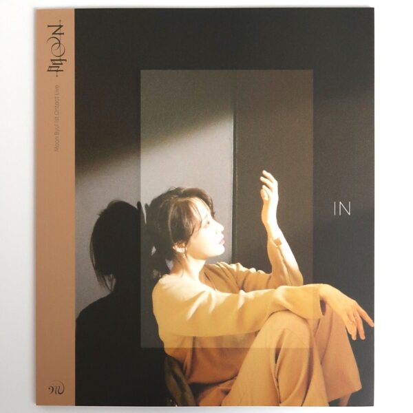 10-1471.jpg Moon Byul 1st Ontact Live Photobook + Stickers In Version Mamamoo Moonbyul