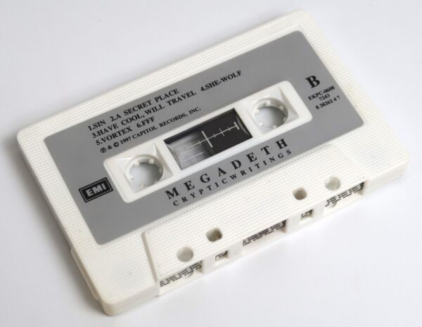 10-1949.jpg Megadeth - Cryptic Writings Korean Cassette Tape Album Korea