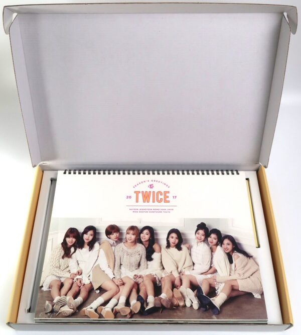 10-7782.jpg Twice 2017 Season's Greetings Goods Set