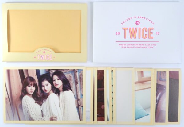 10-7785.jpg Twice 2017 Season's Greetings Goods Set