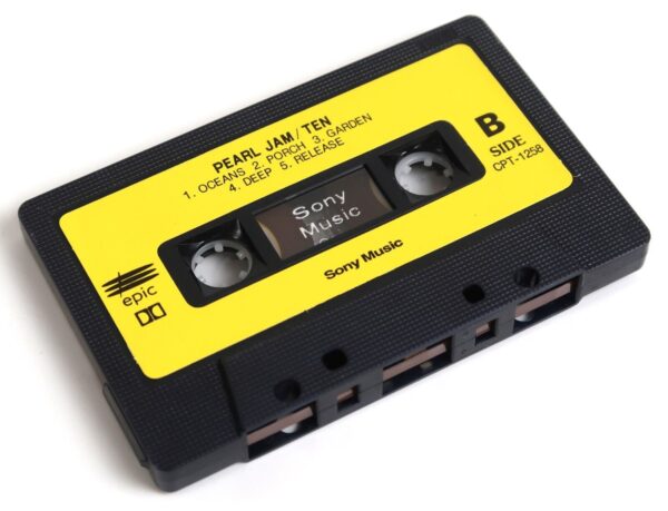 10-779.jpg Pearl Jam - Ten Korean Cassette Tape Album Korea