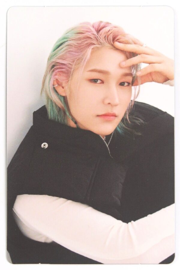 10-8638.jpg Onlyoneof - Seoul Collection + 2 Photocards CD Album 2023