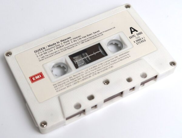 10-884.jpg Queen - Made in Heaven Korean Cassette Tape Album Korea