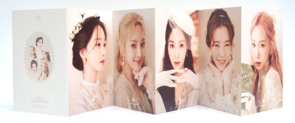 10-9376.jpg Girls' Generation 2022 Season's Greetings Official Goods Set Photocards SNSD
