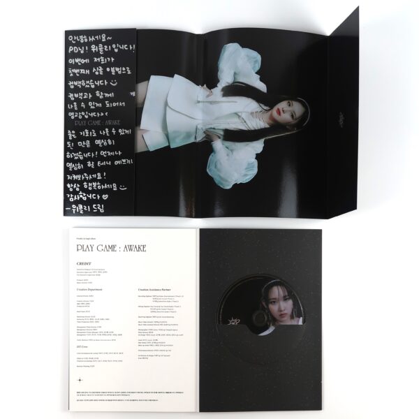 Weeekly - Play Game Awake Signed Autographed + Message CD Album Promo K-Pop 2022