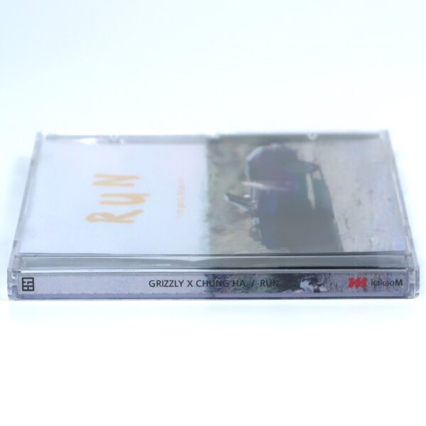 IMG_2623 Grizzly x Chung Ha - Run CD Single Album K-Pop 2019 Chungha