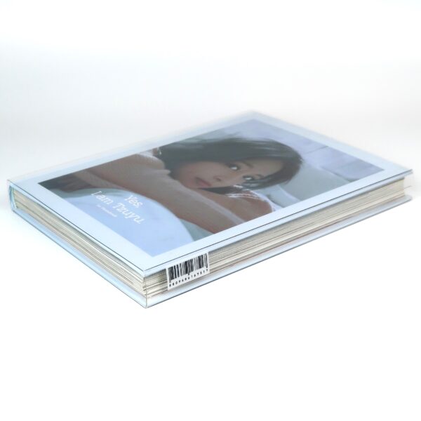 Twice Yes, I am Tzuyu 1st Photobook Blue Version + Postcards + Photocards 2021