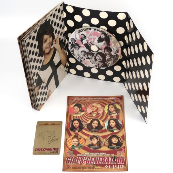 Girls' Generation - Hoot Mini Album CD Hyoyeon Photocard K-Pop 2010