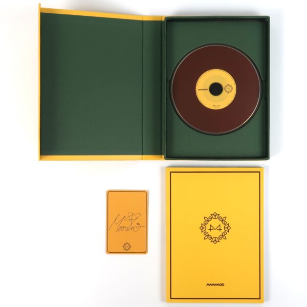 Mamamoo - Yellow Flower Album CD Moonbyul Photocard K-Pop 2018