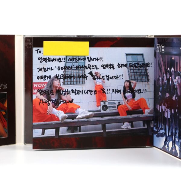 3YE - OOMM Signed + Message CD Album Promo K-Pop 2019