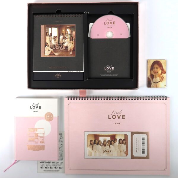 Twice 2018 Season's Greetings Goods Set First Love Complete K-Pop [read]