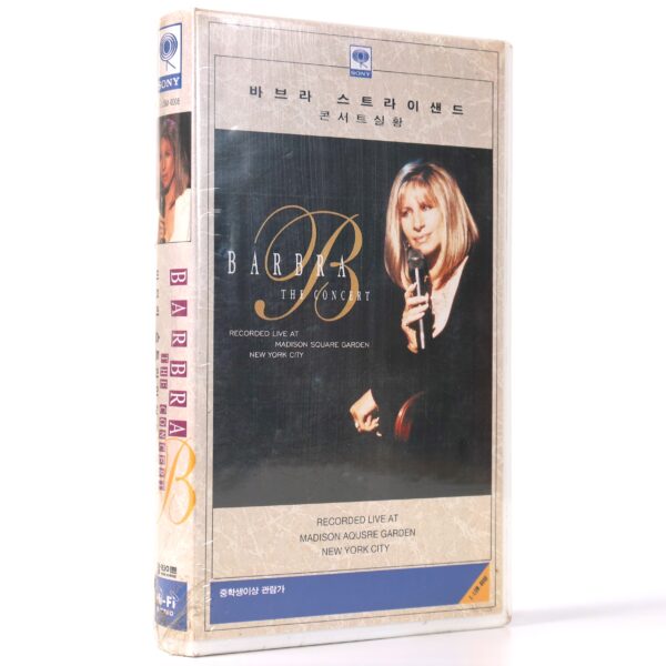 IMG_4489 Barbra Streisand: The Concert Live at Madison Square Garden Korean Sealed VHS