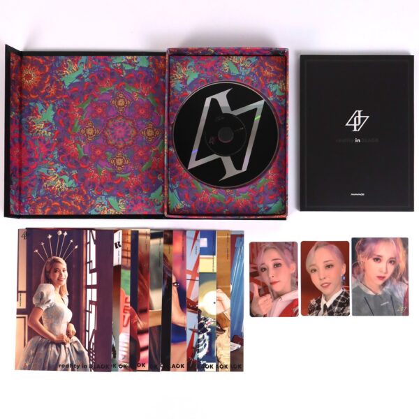 Mamamoo - Reality In Black Album CD + Moonbyul Photocard Set
