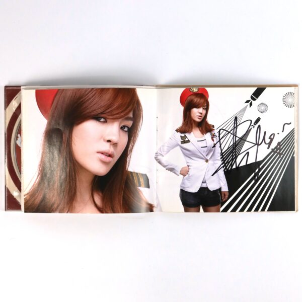 Girls' Generation - The Second Mini Album Pages Signed Autographed CD K-Pop 2009