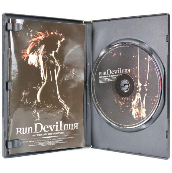 IMG_6356 Girls' Generation - Run Devil Run 2nd Album Repackage CD + Poster K-Pop 2010