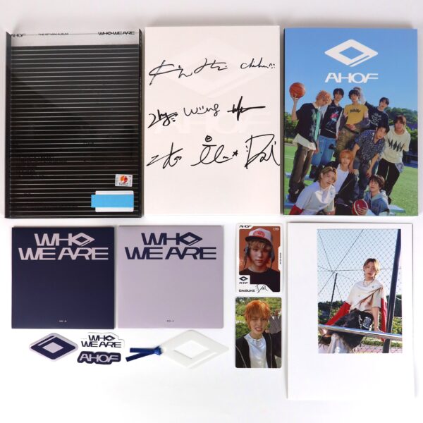 IMG_1009 Izna - Not Just Pretty 2nd Mini Album Signed Autographed CD Promo K-Pop 2025