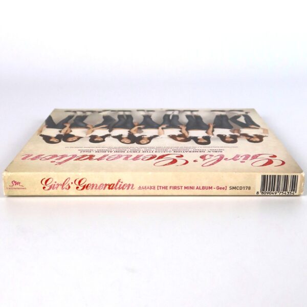 IMG_1076 Girls' Generation - Gee First Mini Album CD K-Pop 2009