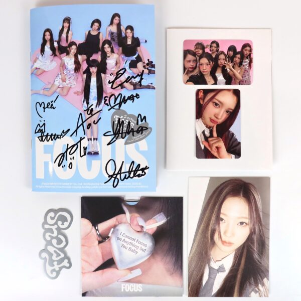 Hearts2Hearts - Focus 1st Mini Album Signed Autographed CD Promo 2025 K-Pop