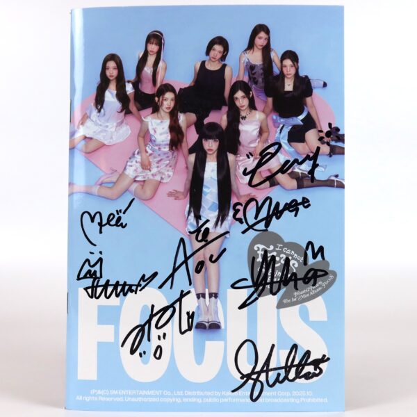 Hearts2Hearts - Focus 1st Mini Album Signed Autographed CD Promo 2025 K-Pop