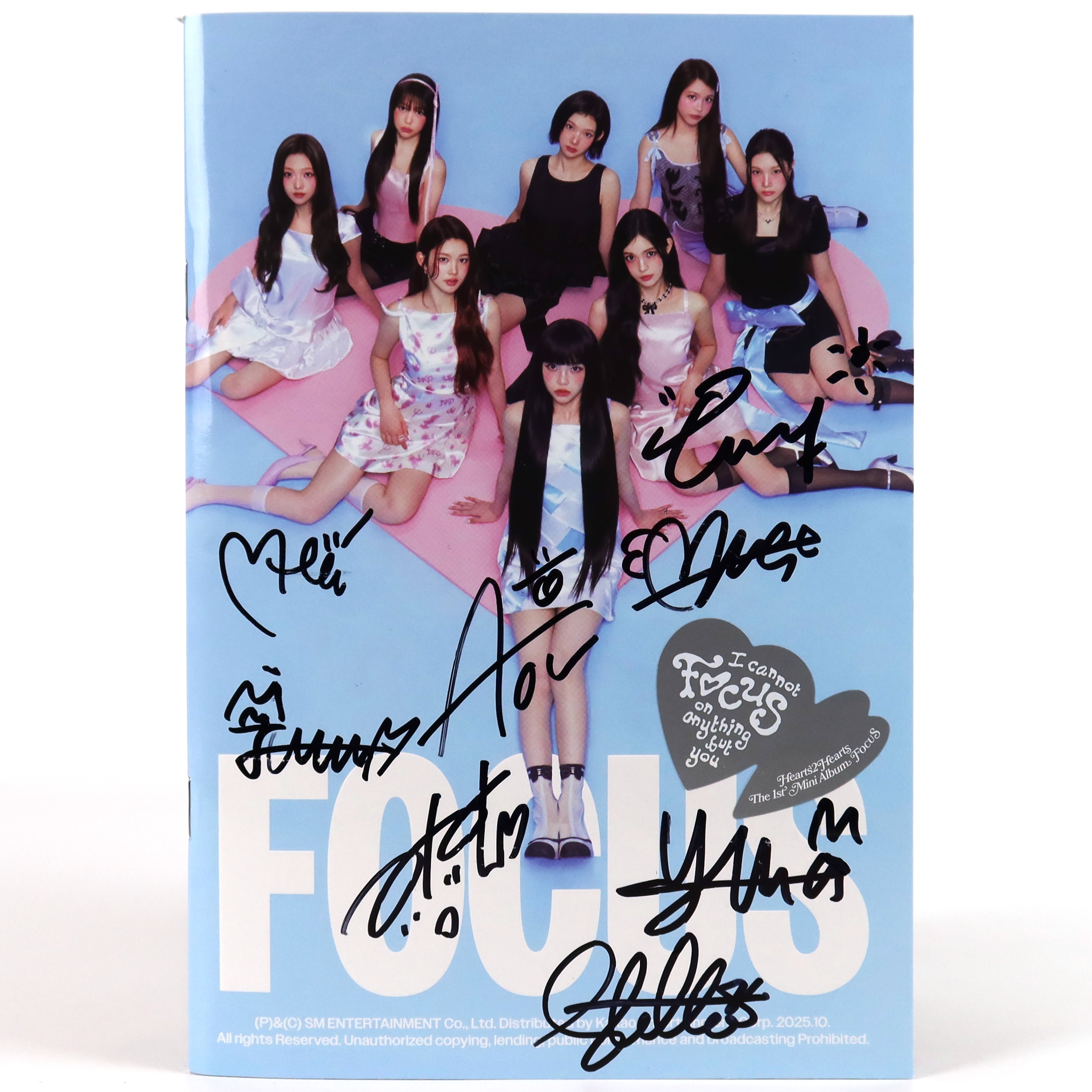 Hearts2Hearts - Focus 1st Mini Album Signed Autographed CD