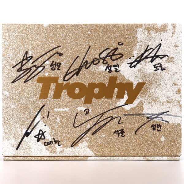 82Major - Trophy 4th Mini Album Signed Autographed CD Promo 2025