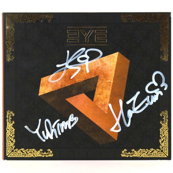 3YE - Queen Signed + Message CD Album Promo K-Pop 2020