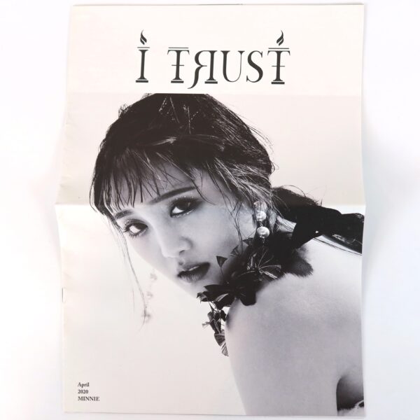 (G)I-DLE – I Trust [Lie Ver.] 3rd Mini Album CD 1 Photocard Magazine/Poster