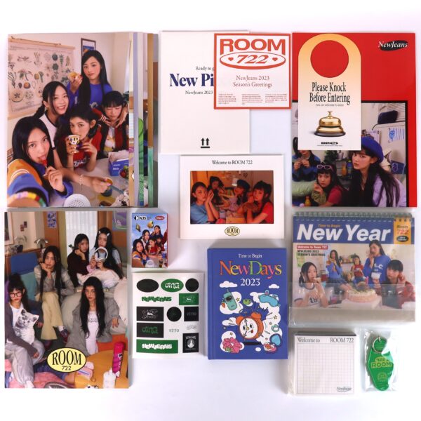 2023 NewJeans Season's Greetings Welcome To Room 722 Set + POBs [read]